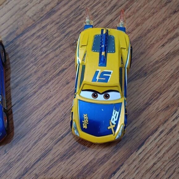 DISNEY   - Picture 4 of 7